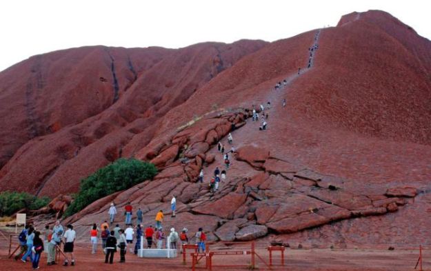 Uluru climbers